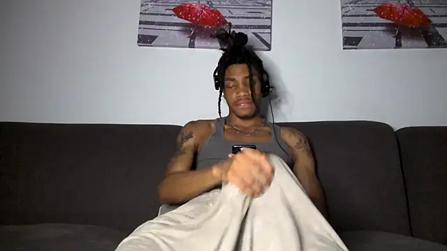 Snapshot of Skinnyblackman chatting on January 14, 3:34 am Skinnyblackman online show from January 14, 3:34 am