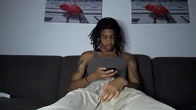 Snapshot of Skinnyblackman chatting on January 17, 1:10 am Skinnyblackman online show from January 17, 1:10 am