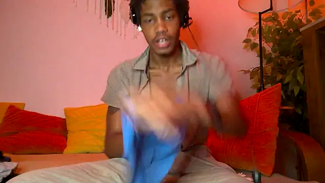 Snapshot of Skinnyblackman chatting on March 5, 6:09 am Skinnyblackman online show from March 5, 6:09 am
