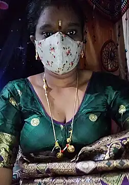 Snapshot of anisha91 chatting on November 28, 8:39 am anisha91 online show from November 28, 8:39 am