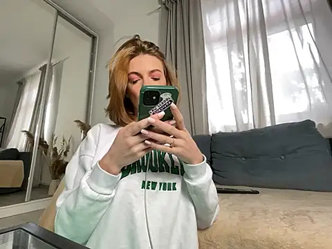 Snapshot of Kat_kate chatting on February 11, 12:48 pm Kat kate online show from February 11, 12:48 pm