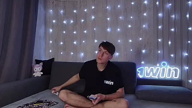 Snapshot of wineandboobss chatting on December 16, 2:16 pm wineandboobss online show from December 16, 2:16 pm