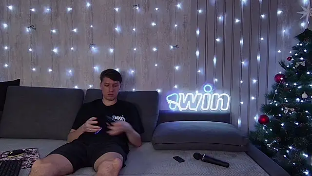 Snapshot of wineandboobss chatting on December 25, 3:17 pm wineandboobss online show from December 25, 3:17 pm