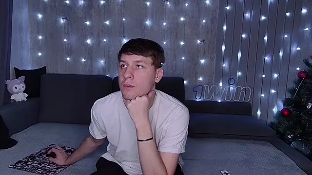 Snapshot of wineandboobss chatting on December 26, 3:42 pm wineandboobss online show from December 26, 3:42 pm