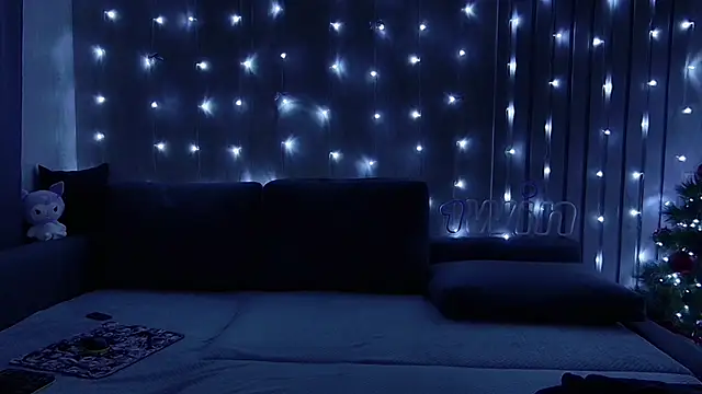 Snapshot of wineandboobss chatting on December 31, 10:15 am wineandboobss online show from December 31, 10:15 am