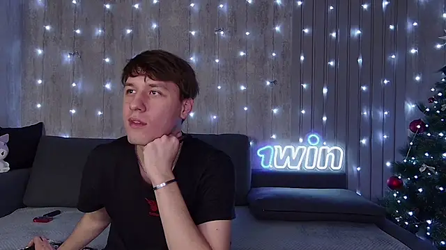 Snapshot of wineandboobss chatting on January 20, 12:49 pm wineandboobss online show from January 20, 12:49 pm