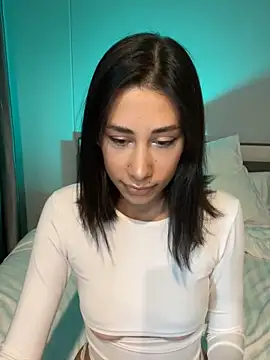 Sophiehii online show from December 6, 10:16 am