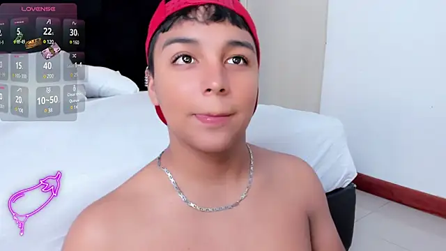 Snapshot of Seductivo_jr chatting on February 5, 7:18 am Seductivo jr online show from February 5, 7:18 am