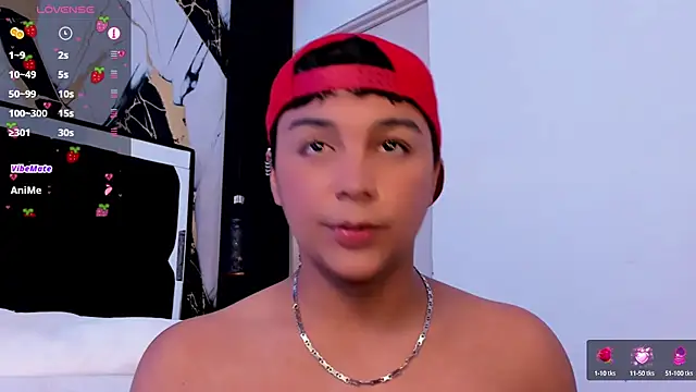 Snapshot of Seductivo_jr chatting on February 18, 11:33 am Seductivo jr online show from February 18, 11:33 am