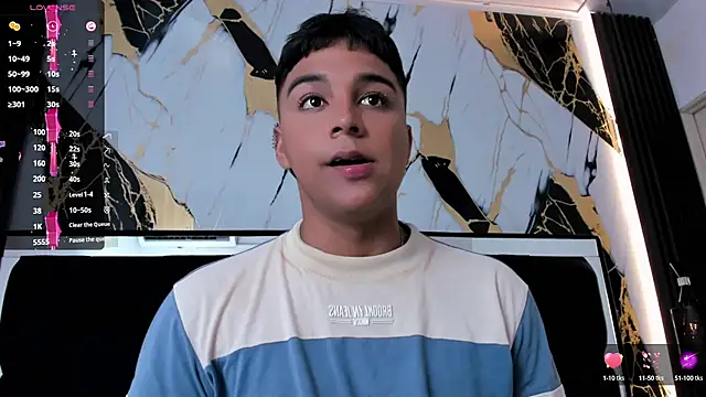 Snapshot of Seductivo_jr chatting on March 8, 11:49 pm Seductivo jr online show from March 8, 11:49 pm