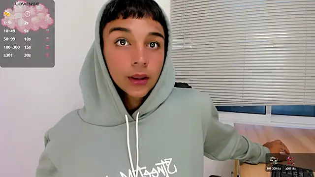 Snapshot of Seductivo_jr chatting on November 4, 8:41 pm Seductivo jr online show from November 4, 8:41 pm