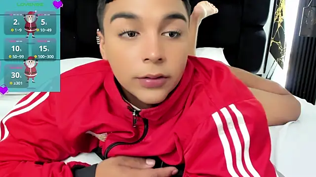 Snapshot of Seductivo_jr chatting on December 20, 4:19 am Seductivo jr online show from December 20, 4:19 am