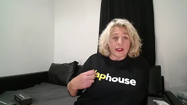 CamillaCreampie online show from October 15, 7:58 pm