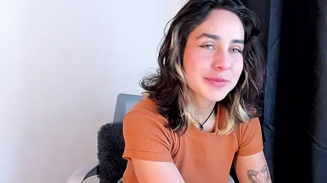 riley colors online show from March 10, 8:56 pm