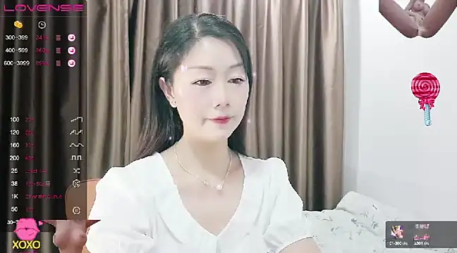 Snapshot of CindyHK chatting on February 18, 9:21 am CindyHK online show from February 18, 9:21 am