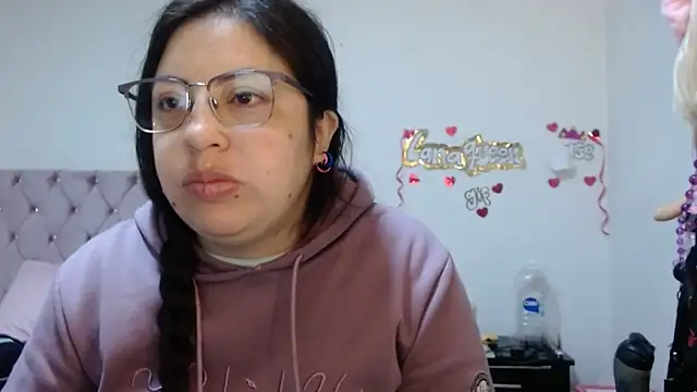 lanaqueen699 online show from April 17, 12:30 pm