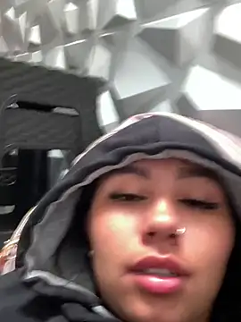 Larabrooks online show from February 17, 5:19 pm