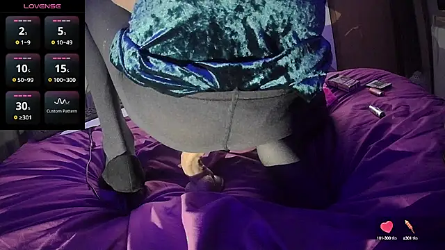 Snapshot of FLakiReve chatting on February 19, 2:12 am FLakiReve online show from February 19, 2:12 am