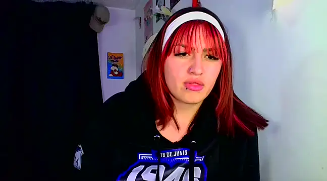 Snapshot of lucycherry__ chatting on February 21, 4:51 am lucycherry online show from February 21, 4:51 am