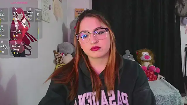 Snapshot of lucycherry__ chatting on September 17, 3:19 am lucycherry online show from September 17, 3:19 am