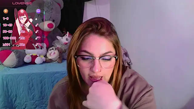 Snapshot of lucycherry__ chatting on November 24, 11:59 pm lucycherry online show from November 24, 11:59 pm