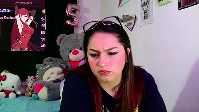 Snapshot of lucycherry__ chatting on January 13, 7:57 am lucycherry online show from January 13, 7:57 am