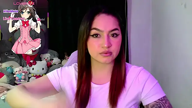 Snapshot of lucycherry__ chatting on February 19, 3:57 am lucycherry online show from February 19, 3:57 am