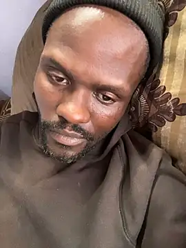 Snapshot of BringBackLostLover chatting on November 18, 11:47 am BringBackLostLover online show from November 18, 11:47 am