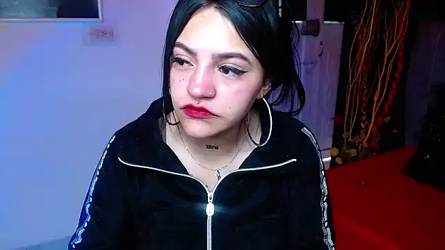 Violettasquirt online show from January 8, 2:30 pm