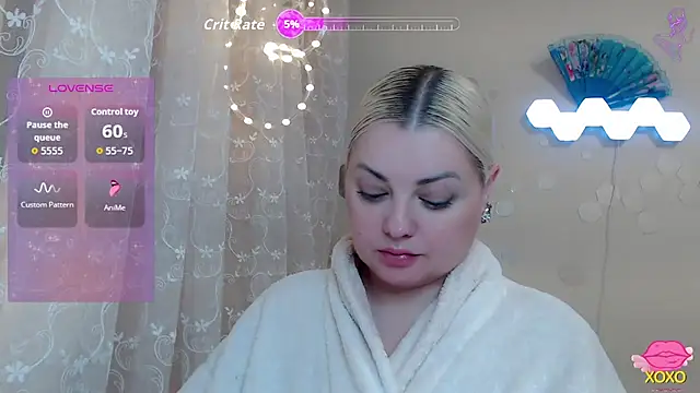 Snapshot of JewellKiss7 chatting on November 19, 9:15 pm JewellKiss7 online show from November 19, 9:15 pm