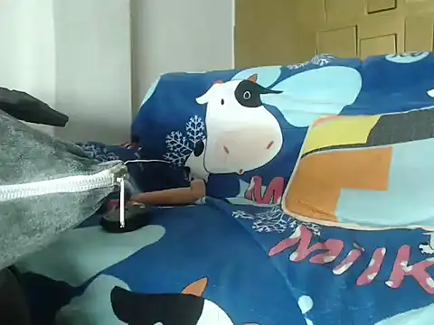 Snapshot of latinboydig chatting on February 10, 1:24 am latinboydig online show from February 10, 1:24 am