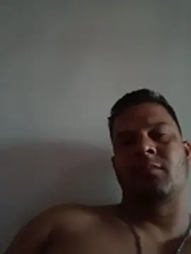 Snapshot of Lucho0886 chatting on June 21, 10:07 am Lucho0886 online show from June 21, 10:07 am