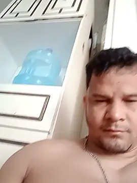 Snapshot of Lucho0886 chatting on June 24, 12:04 pm Lucho0886 online show from June 24, 12:04 pm