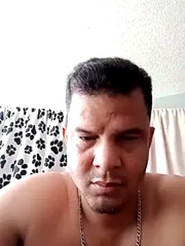 Snapshot of Lucho0886 chatting on July 19, 12:42 pm Lucho0886 online show from July 19, 12:42 pm
