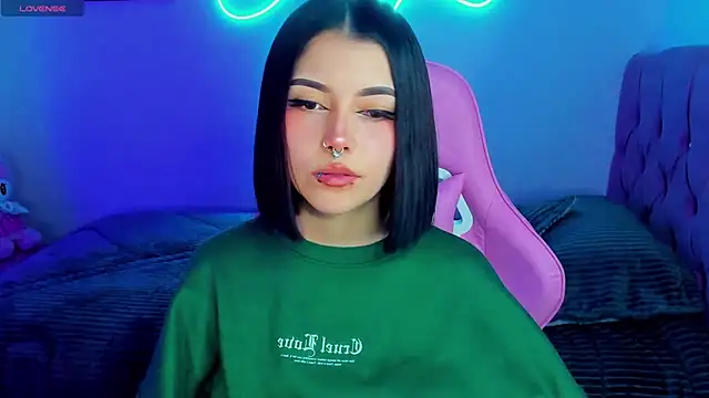 Snapshot of adri_tom44 chatting on December 6, 4:03 am adri tom44 online show from December 6, 4:03 am