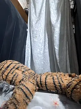 LunaDrago online show from March 28, 12:27 pm