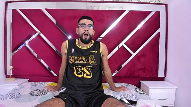 Snapshot of Ethan__Walker chatting on February 4, 3:47 pm Ethan Walker online show from February 4, 3:47 pm