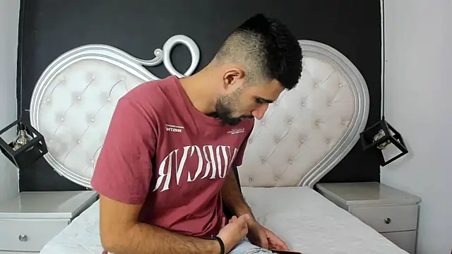 Snapshot of Ethan__Walker chatting on February 25, 3:27 pm Ethan Walker online show from February 25, 3:27 pm