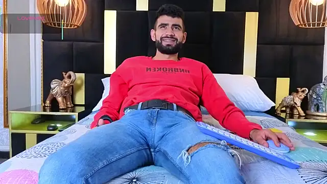 Snapshot of Ethan__Walker chatting on October 8, 7:33 pm Ethan Walker online show from October 8, 7:33 pm