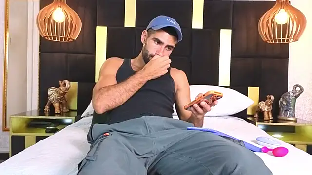 Snapshot of Ethan__Walker chatting on November 19, 8:42 pm Ethan Walker online show from November 19, 8:42 pm