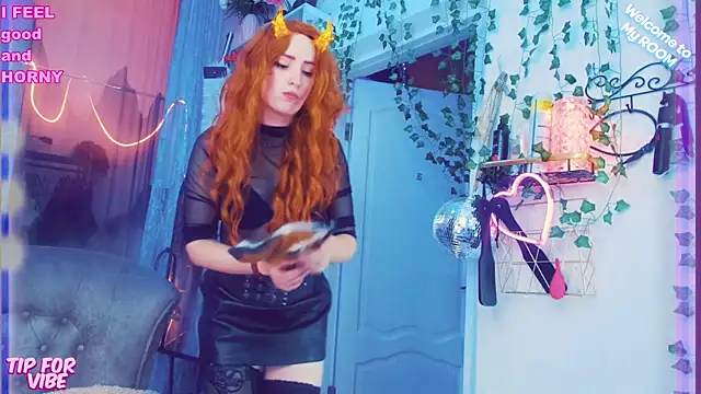 Toxic Ellies online show from December 29, 3:46 pm