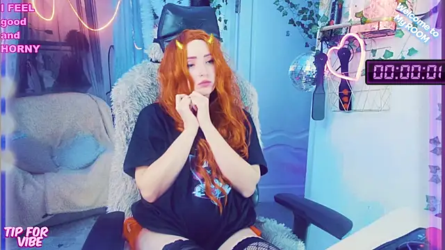 Toxic Ellies online show from December 29, 6:49 pm