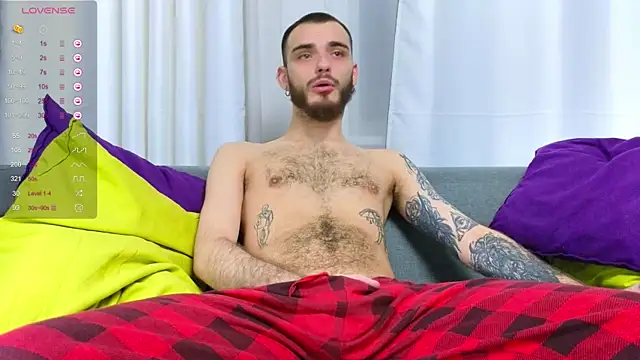 Snapshot of xteddy_bear chatting on February 8, 8:53 pm xteddy bear online show from February 8, 8:53 pm