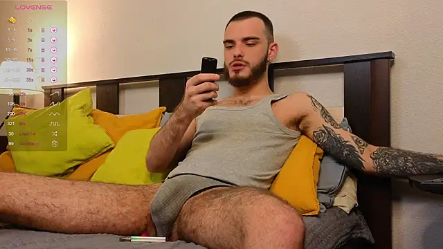 Snapshot of xteddy_bear chatting on February 22, 8:09 pm xteddy bear online show from February 22, 8:09 pm