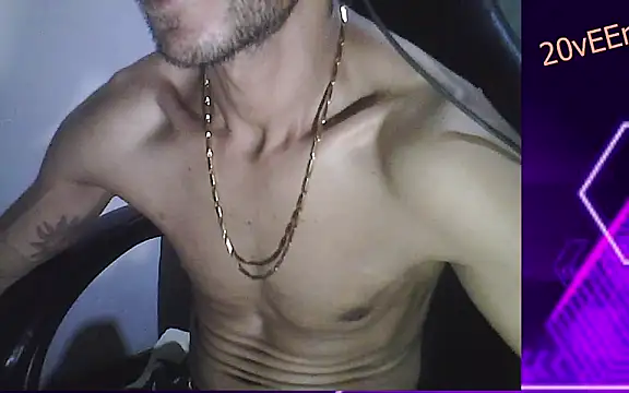 Snapshot of 20vEEr chatting on February 10, 11:55 pm 20vEEr online show from February 10, 11:55 pm