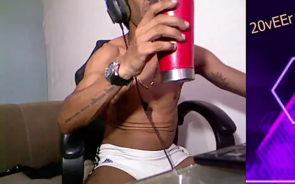 Snapshot of 20vEEr chatting on March 3, 8:00 pm 20vEEr online show from March 3, 8:00 pm