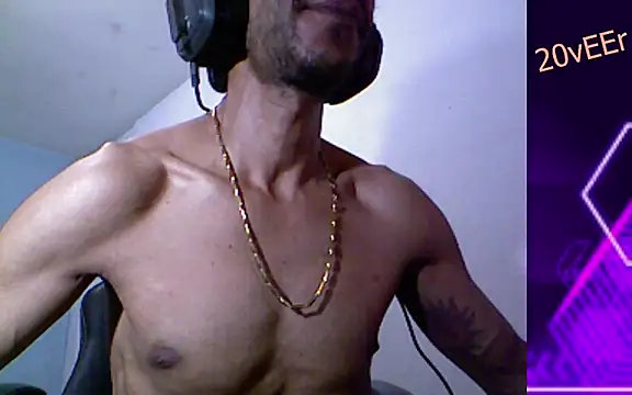 Snapshot of 20vEEr chatting on March 13, 4:49 am 20vEEr online show from March 13, 4:49 am