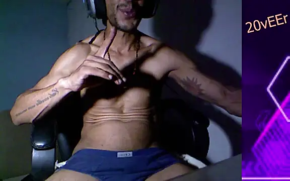 Snapshot of 20vEEr chatting on March 15, 4:46 am 20vEEr online show from March 15, 4:46 am