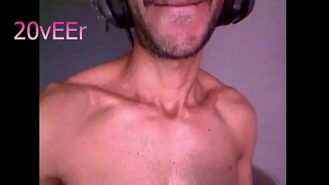 Snapshot of 20vEEr chatting on October 18, 6:30 pm 20vEEr online show from October 18, 6:30 pm