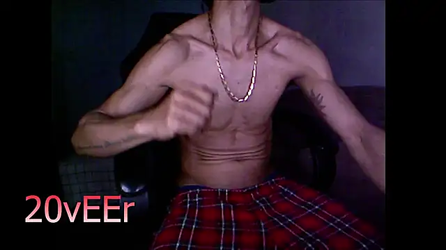 Snapshot of 20vEEr chatting on October 30, 10:21 pm 20vEEr online show from October 30, 10:21 pm